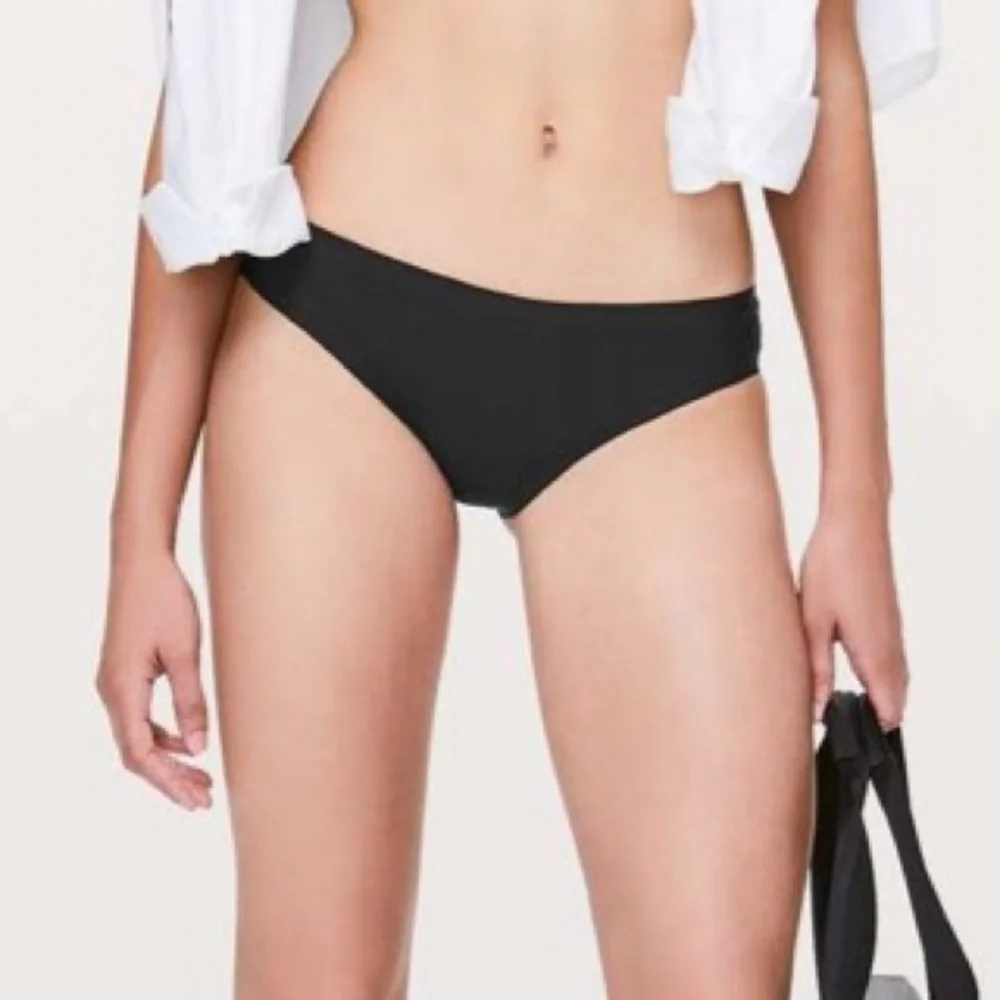 NEW Lululemon Explore the Shore Bottom in Black